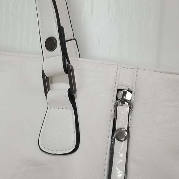 Xhilaration tore bag - Picture 7 of 7